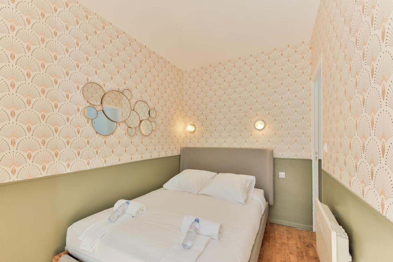 Independant Flat: Canal St Martin&trains Stations! Parijs